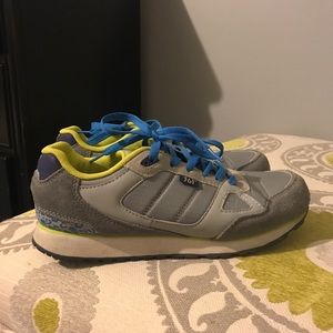 361 tennis shoes. Multicolored